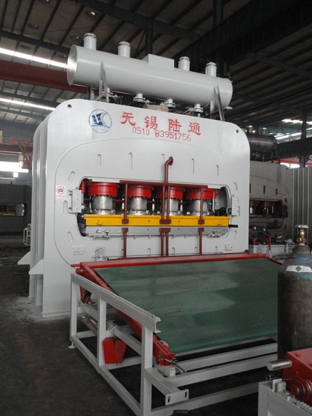 上置式單貼面壓機（900T-3200T）